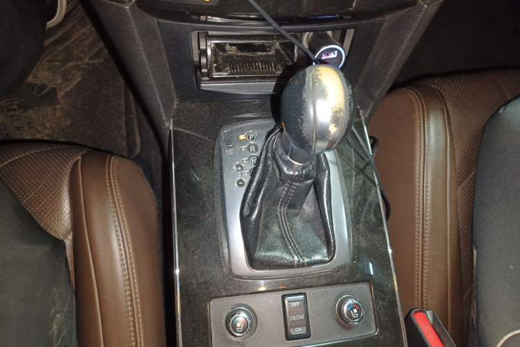 Used Infiniti FX 2011 FX35 Supreme Edition Gear Lever