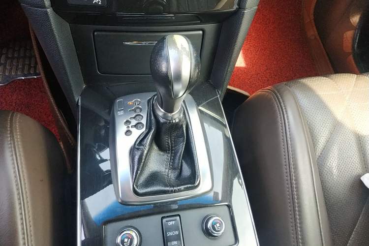 Used Infiniti FX 2011 FX35 Standard Edition Gear Lever