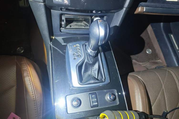 Used Infiniti FX 2011 FX35 Standard Edition Gear Lever