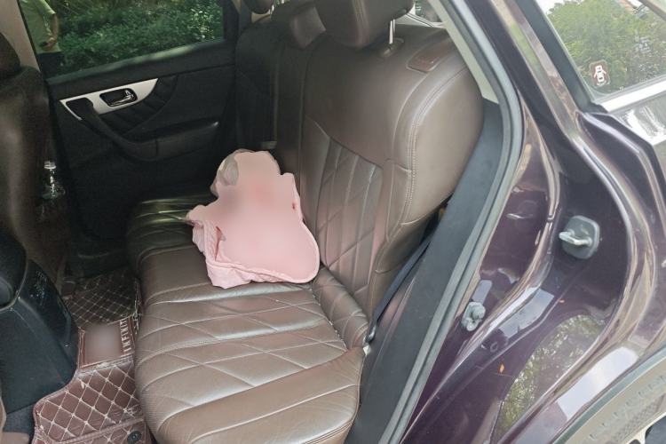 Used Infiniti FX 2011 FX35 Supreme Edition Left Rear Seat