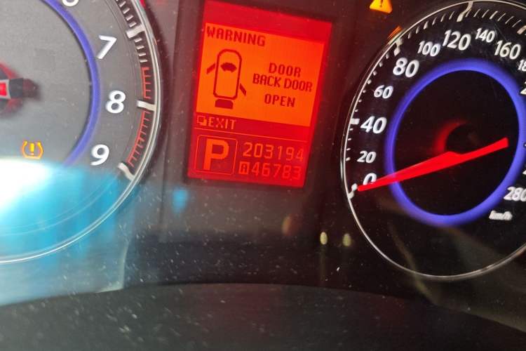 Used Infiniti FX 2011 FX35 Supreme Edition Odometer Close Up