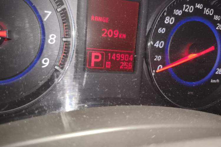 Used Infiniti FX 2011 FX35 Supreme Edition Odometer Close Up