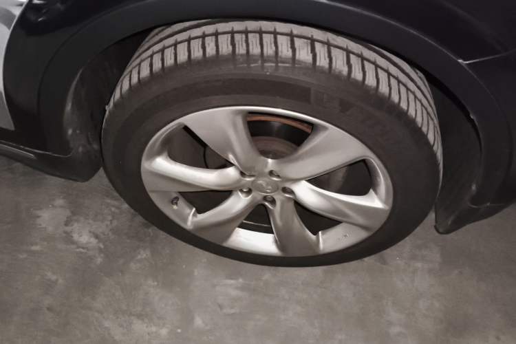 Used Infiniti FX 2011 FX35 Supreme Edition Right Front Wheel Hub