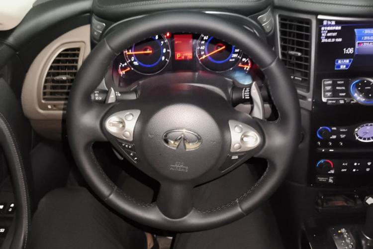 Used Infiniti FX 2011 FX35 Supreme Edition Steering Wheel