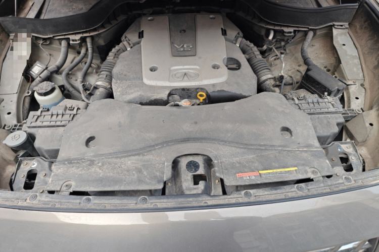 Used Infiniti FX 2011 FX35 Standard Edition Engine Bay