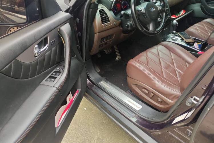 Used Infiniti FX 2011 FX35 Supreme Edition Driver Seat