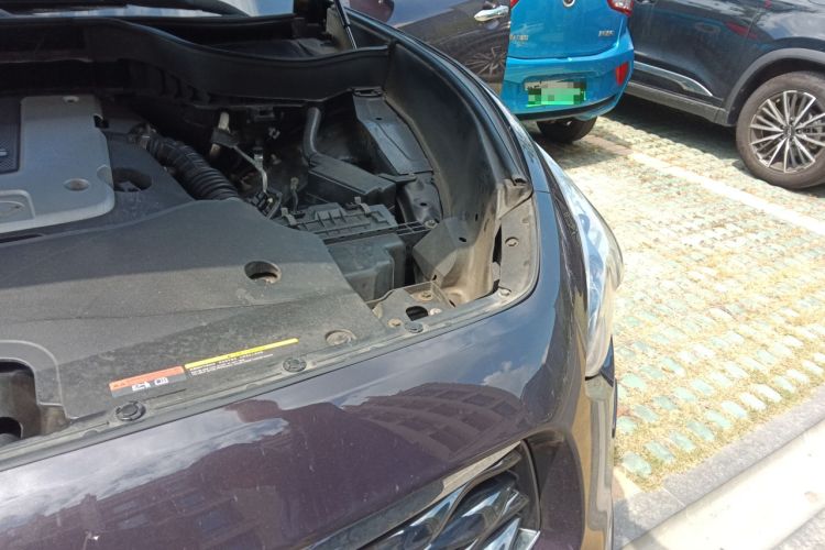 Used Infiniti FX 2011 FX35 Supreme Edition Engine Bay Left