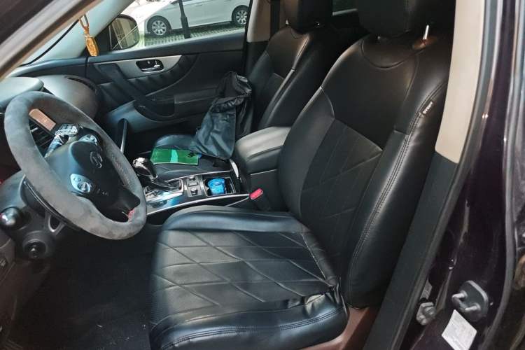 Used Infiniti FX 2011 FX35 Supreme Edition Left Front Seat