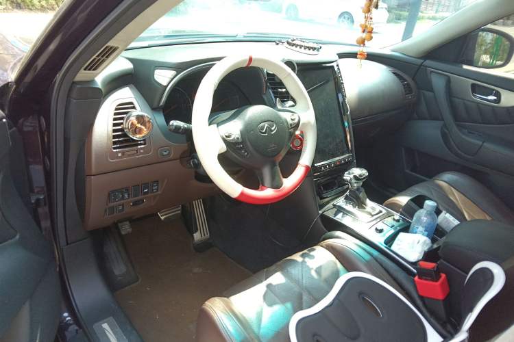 Used Infiniti FX 2011 FX35 Supreme Edition Steering Wheel