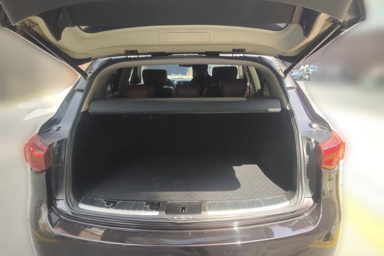 Used Infiniti FX 2011 FX35 Supreme Edition Trunk