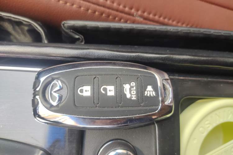 Used Infiniti FX 2011 FX35 Supreme Edition Vehicle Key