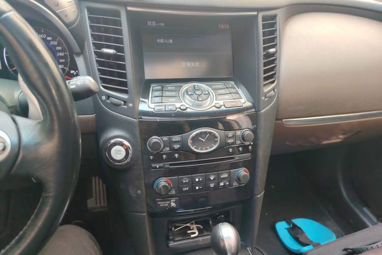 Used Infiniti FX 2011 FX35 Standard Edition Audio And AC Panel