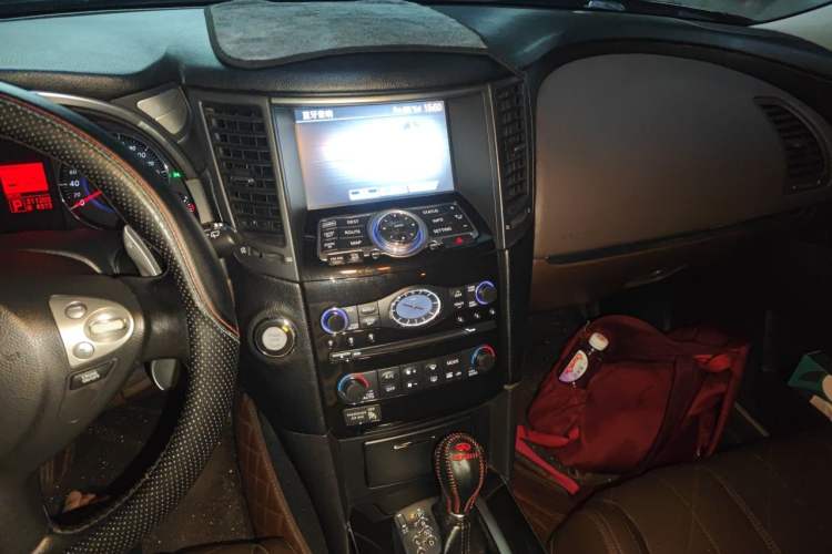 Used Infiniti FX 2011 FX35 Supreme Edition Audio And AC Panel
