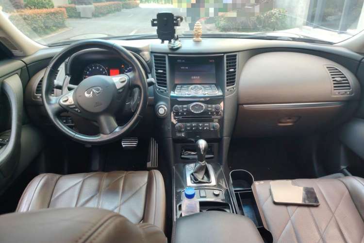 Used Infiniti FX 2011 FX35 Standard Edition Center Console