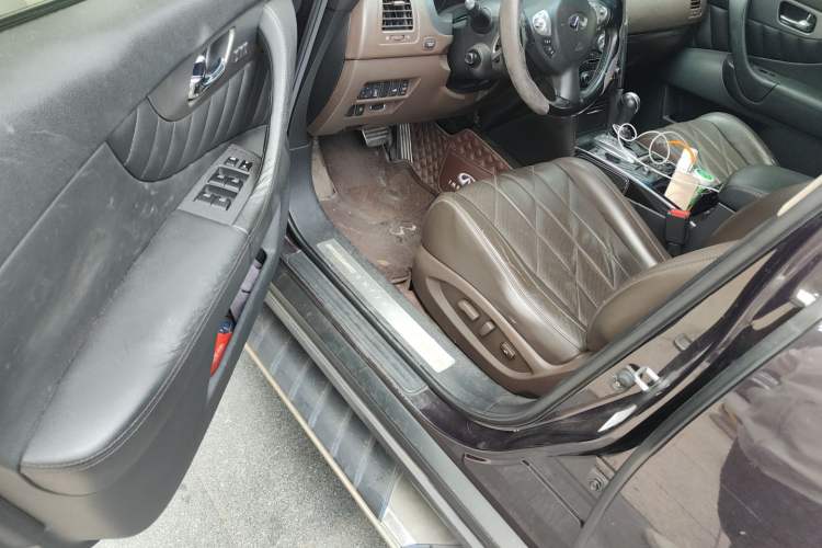 Used Infiniti FX 2011 FX35 Supreme Edition Driver Seat