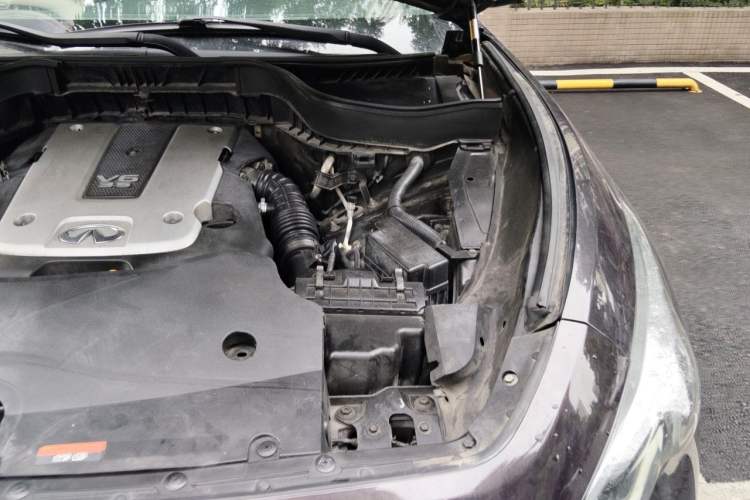 Used Infiniti FX 2011 FX35 Jinshang Overdrive Edition Engine Bay Left