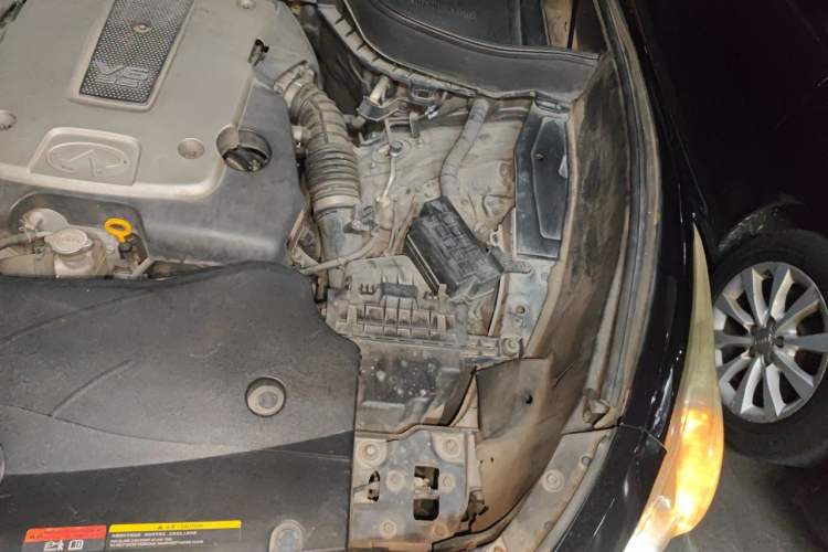 Used Infiniti FX 2011 FX35 Supreme Edition Engine Bay Left