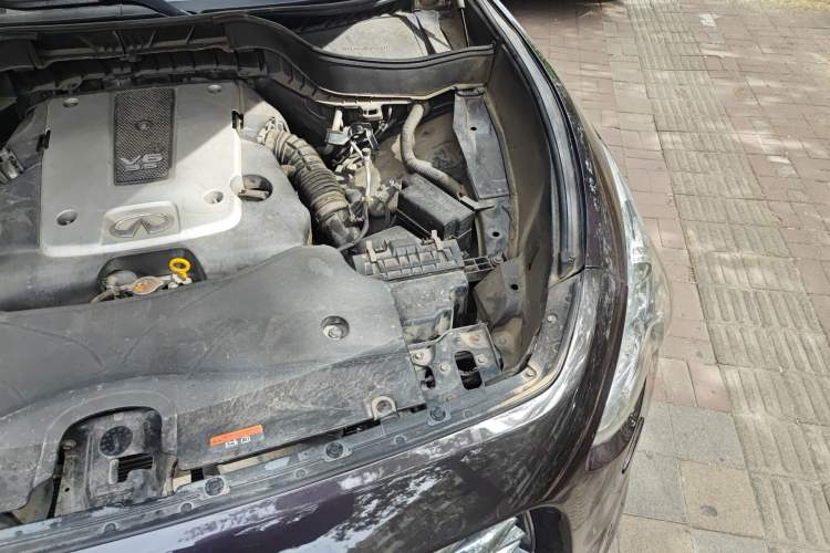 Used Infiniti FX 2011 FX35 Supreme Edition Engine Bay Left