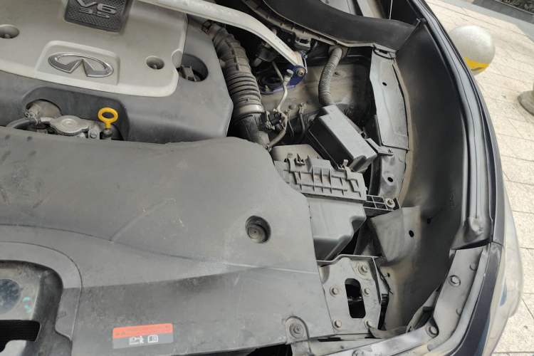 Used Infiniti FX 2011 FX35 Supreme Edition Engine Bay Left