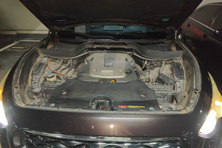 Used Infiniti FX 2011 FX35 Supreme Edition Engine Bay