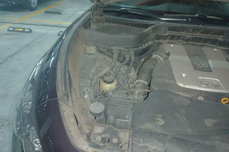 Used Infiniti FX 2011 FX35 Standard Edition Engine Bay Right