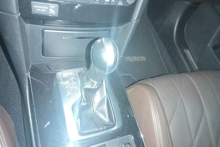 Used Infiniti FX 2011 FX35 Standard Edition Gear Lever