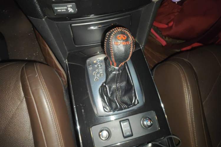 Used Infiniti FX 2011 FX35 Supreme Edition Gear Lever