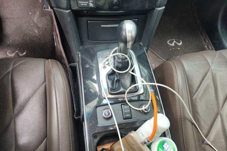 Used Infiniti FX 2011 FX35 Supreme Edition Gear Lever