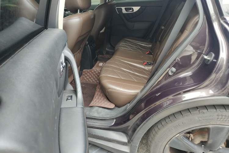 Used Infiniti FX 2011 FX35 Supreme Edition Left Rear Seat