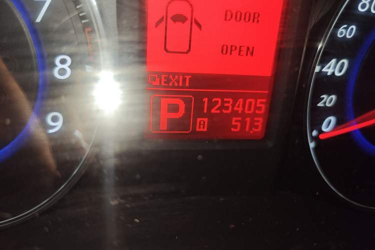 Used Infiniti FX 2011 FX35 Jinshang Overdrive Edition Odometer Close Up