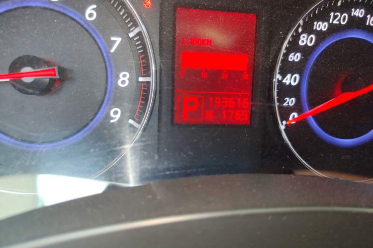 Used Infiniti FX 2011 FX35 Standard Edition Odometer Close Up