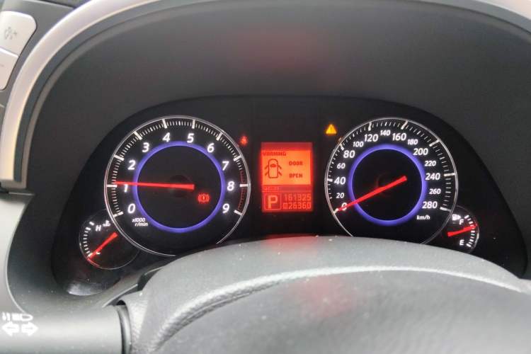 Used Infiniti FX 2011 FX35 Jinshang Overdrive Edition Odometer Close Up