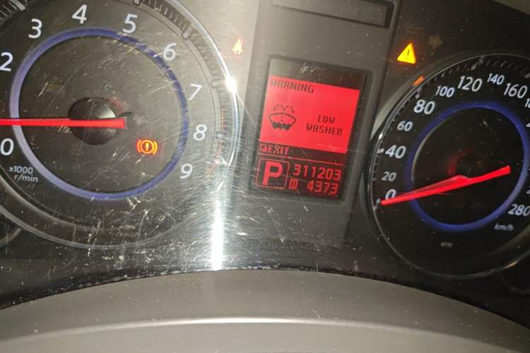 Used Infiniti FX 2011 FX35 Supreme Edition Odometer Close Up