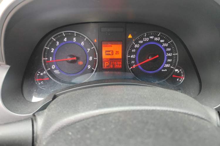 Used Infiniti FX 2011 FX35 Supreme Edition Odometer Close Up