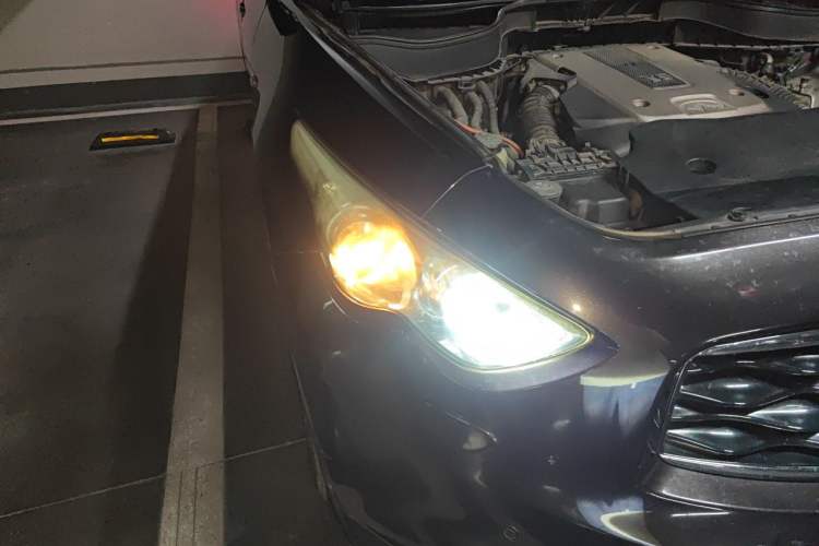 Used Infiniti FX 2011 FX35 Supreme Edition Right Front Headlight
