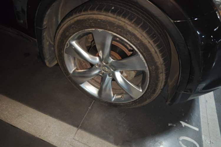 Used Infiniti FX 2011 FX35 Supreme Edition Right Front Wheel Hub