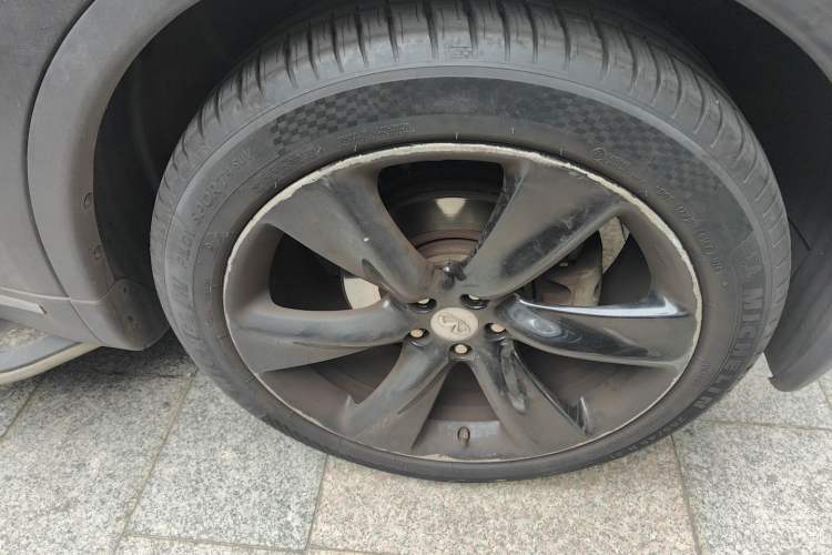 Used Infiniti FX 2011 FX35 Supreme Edition Right Front Wheel Hub