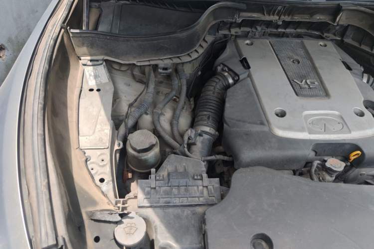 Used Infiniti FX 2011 FX35 Standard Edition Engine Bay Right