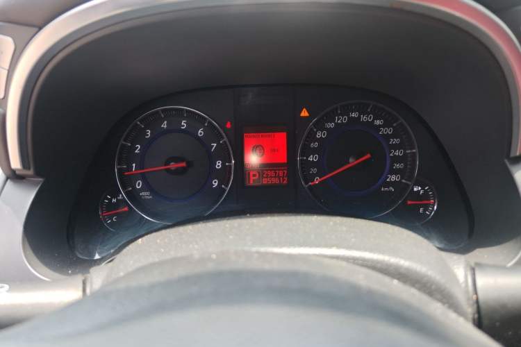 Used Infiniti FX 2011 FX35 Standard Edition Odometer Close Up