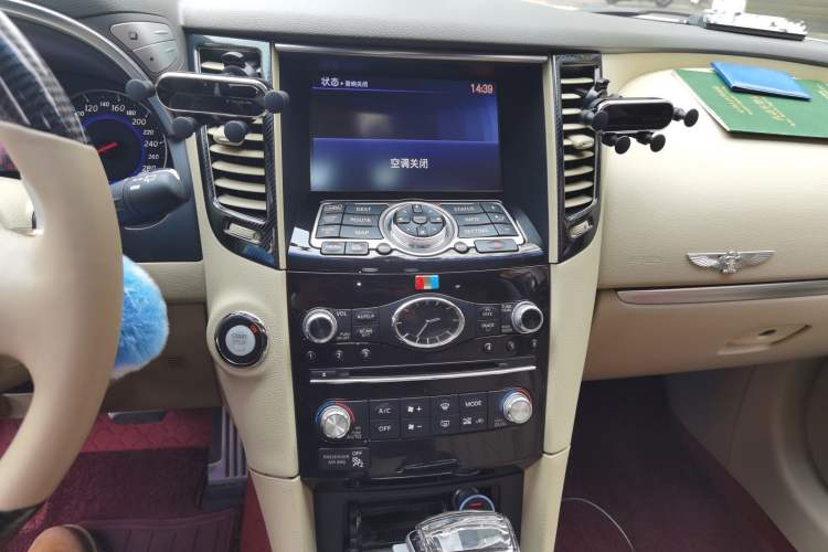 Used Infiniti FX 2011 FX35 Supreme Edition Audio And AC Panel