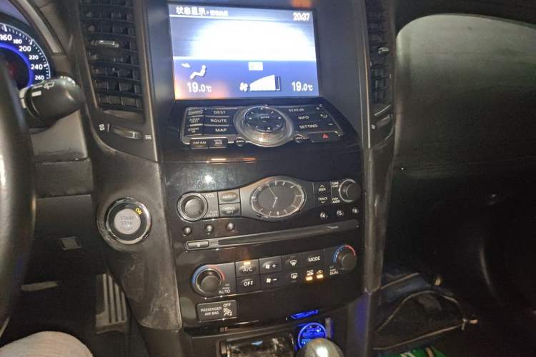 Used Infiniti FX 2011 FX35 Jinshang Overdrive Edition Audio And AC Panel