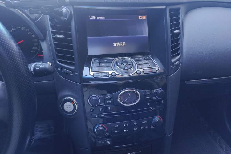 Used Infiniti FX 2011 FX35 Supreme Edition Audio And AC Panel