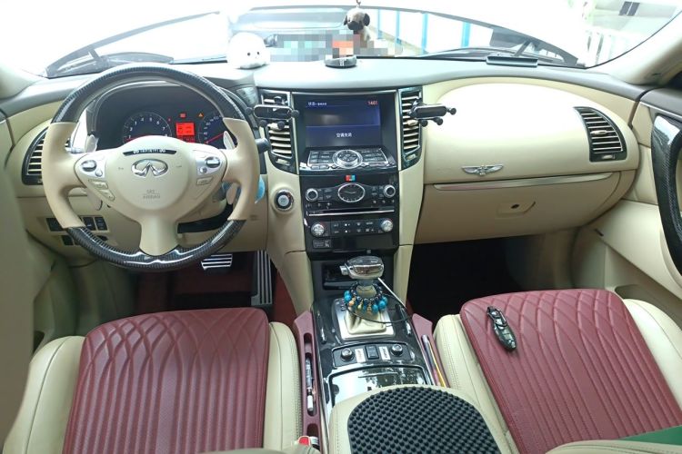 Used Infiniti FX 2011 FX35 Supreme Edition Center Console