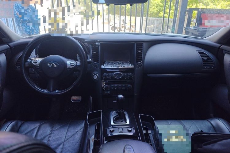 Used Infiniti FX 2011 FX35 Supreme Edition Center Console