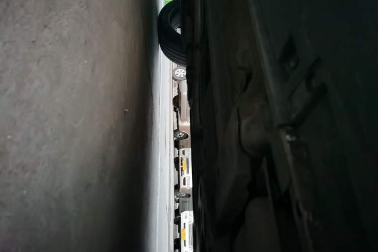 Used Infiniti FX 2011 FX35 Supreme Edition Chassis Rear Left