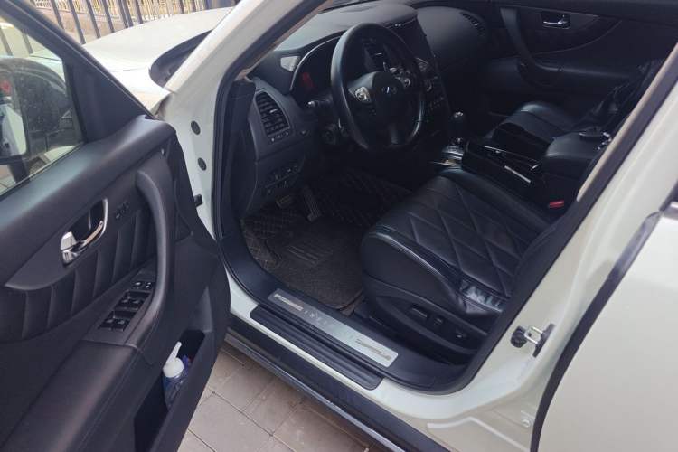 Used Infiniti FX 2011 FX35 Supreme Edition Driver Seat