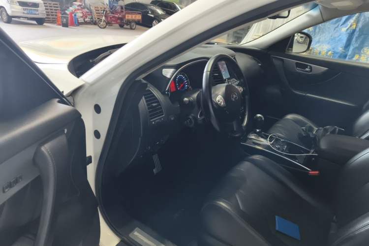Used Infiniti FX 2011 FX35 Supreme Edition Driver Seat