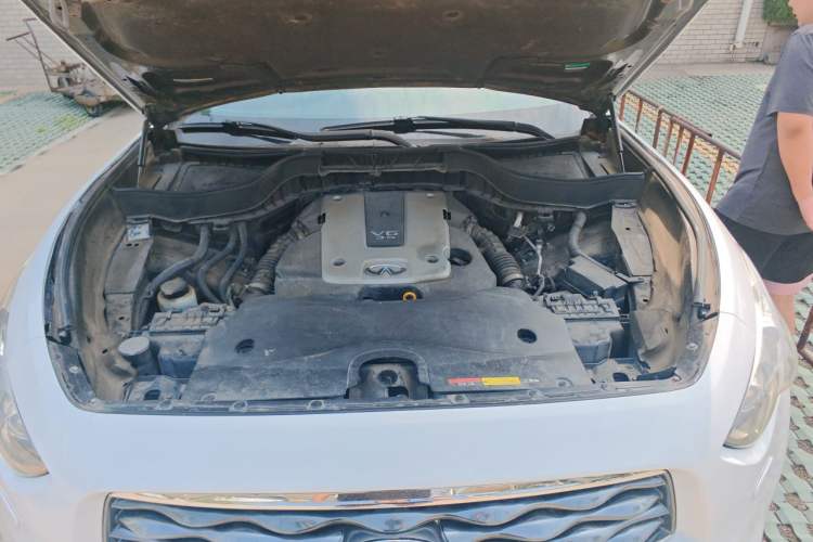 Used Infiniti FX 2011 FX35 Supreme Edition Engine Bay