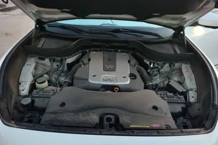 Used Infiniti FX 2011 FX35 Supreme Edition Engine Bay