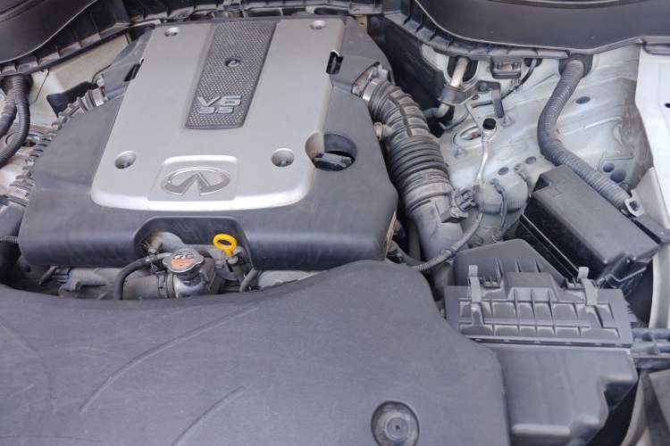 Used Infiniti FX 2011 FX35 Supreme Edition Engine Bay Left